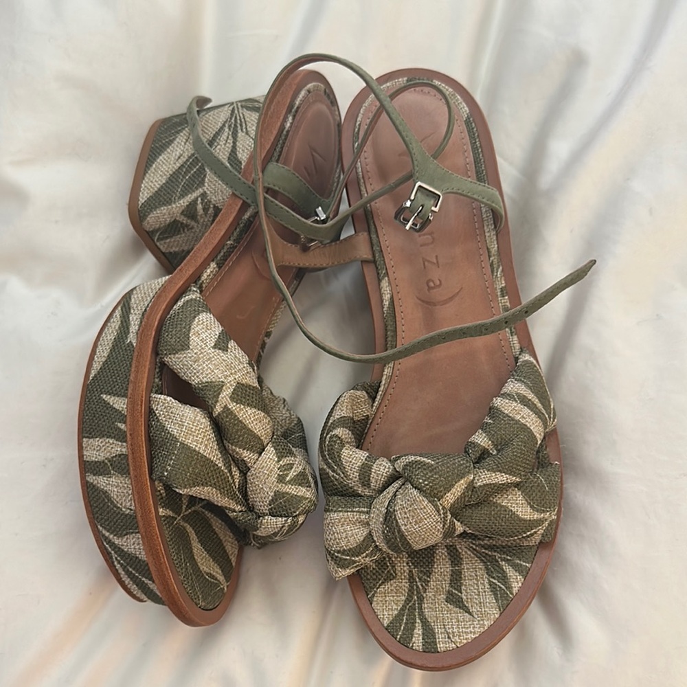 Vicenza platform sandals